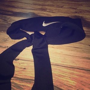 Nike head band (popular)